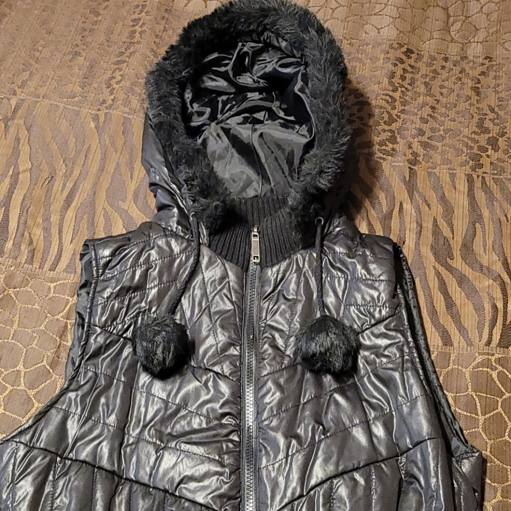 Vest - Picture 2 of 2